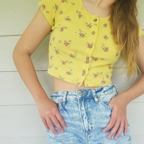 Junior Cropped Top Sz Medium Cottagecore Y2K Style Yellow Ribbed Micro Floral - Picture 1 of 11